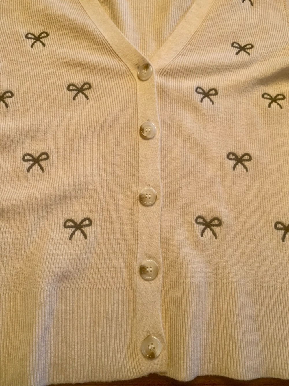 Bow Embroidered Beige Cardigan – V-Neck Soft Knit Preppy Coquette Size L - Picture 5 of 8